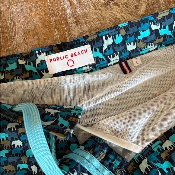 Public Beach Men’s Swim Shorts size large - Picture 5 of 7